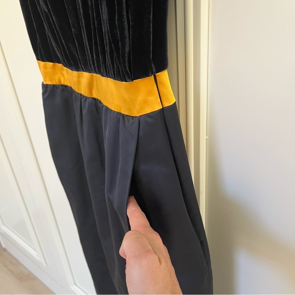 Elegant Black and Yellow Dress Michon Shur - Picture 4 of 11